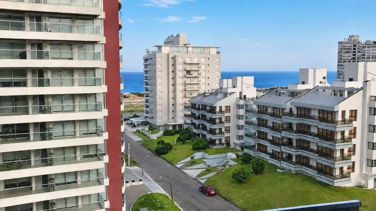 Vista al mar desde el apartamento en Torre Esmeralda, Playa Brava
