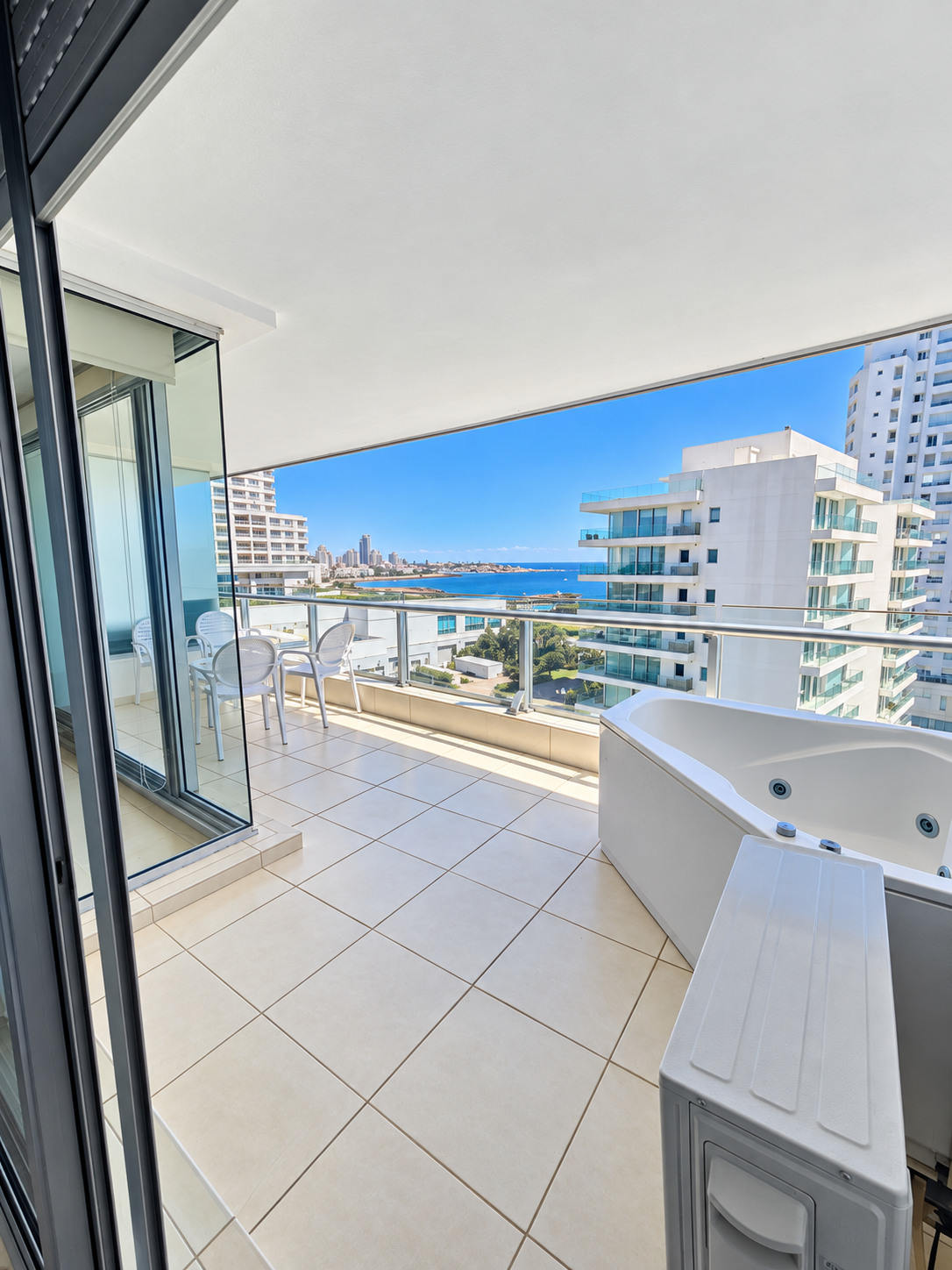 Season Tower Playa Mansa Punta del Este