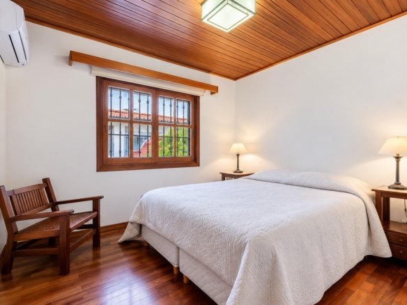 Dormitorio matrimonial de Casa Playa Mansa P10